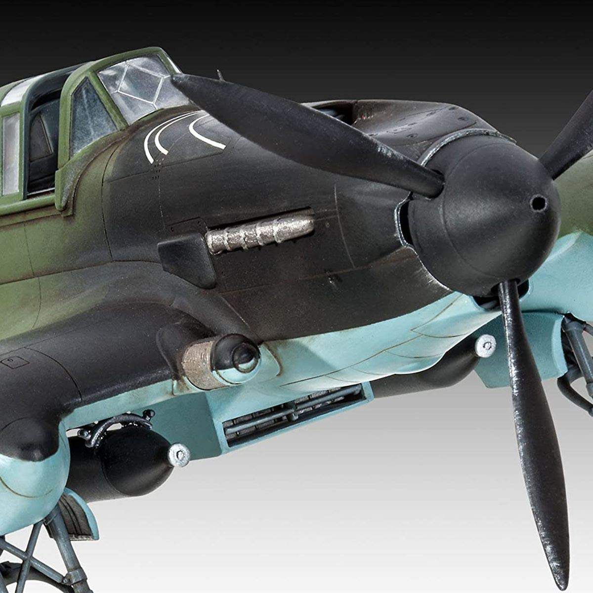 Amazon | ドイツレベル 1/48 ソビエト空軍 イリューシン IL-2